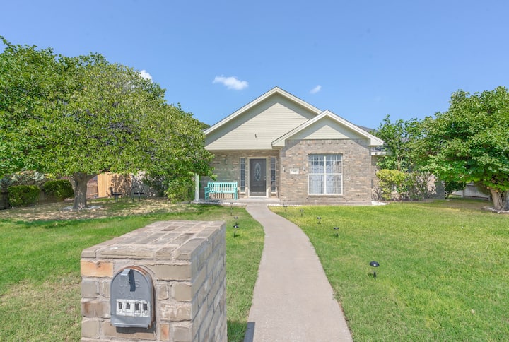 Lakeshore Hideaway 4bdheartbeat Away From The Lake - San Angelo, TX