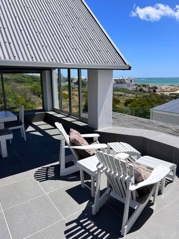 Coastal Charm Villa Kommetjie gallery image 3