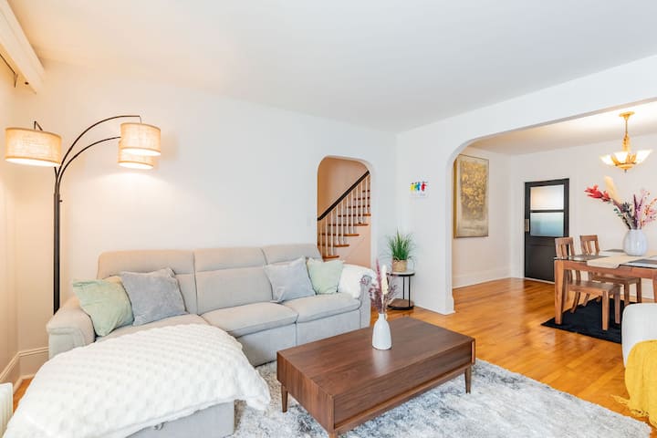 Modern 5 Bedroom Downtown Moncton Heritage Home - Moncton