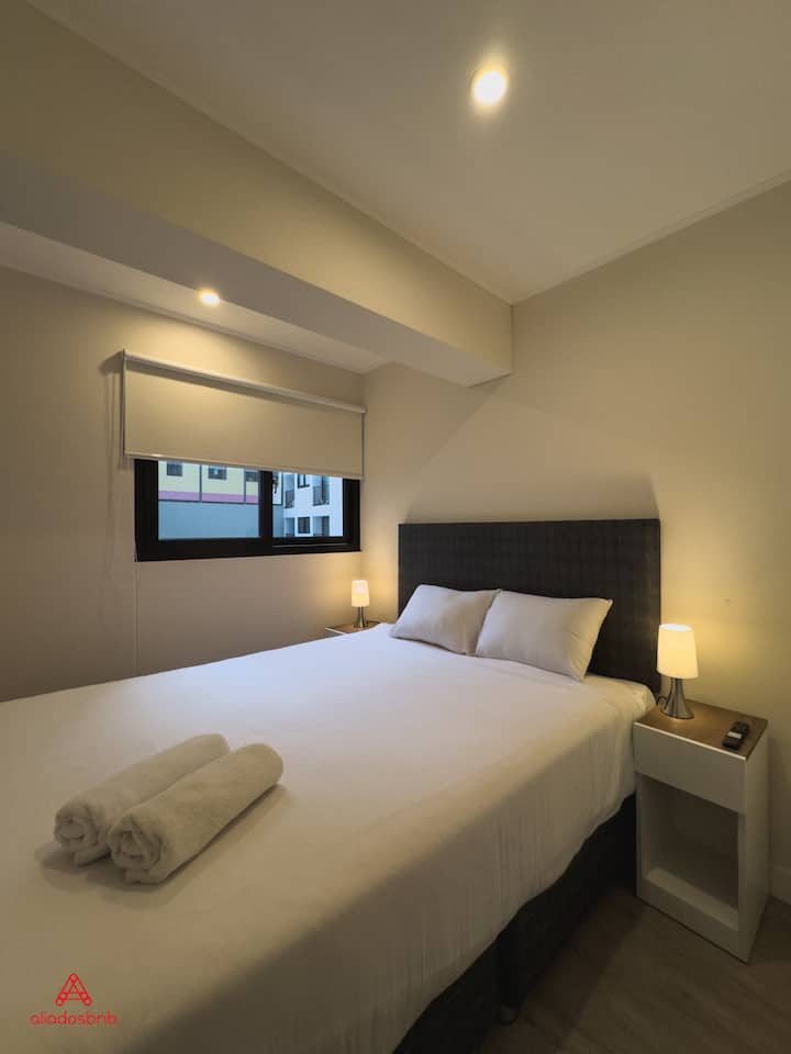 Krevat dopio "Queen" në dhomën dytësore