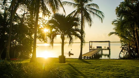 Casa Muyal - Luxurious Residence in Tamalcab Bay