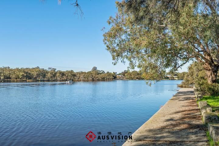 Perth Splendor: Unique 5 BR, 5 Bath Dream House gallery image 5