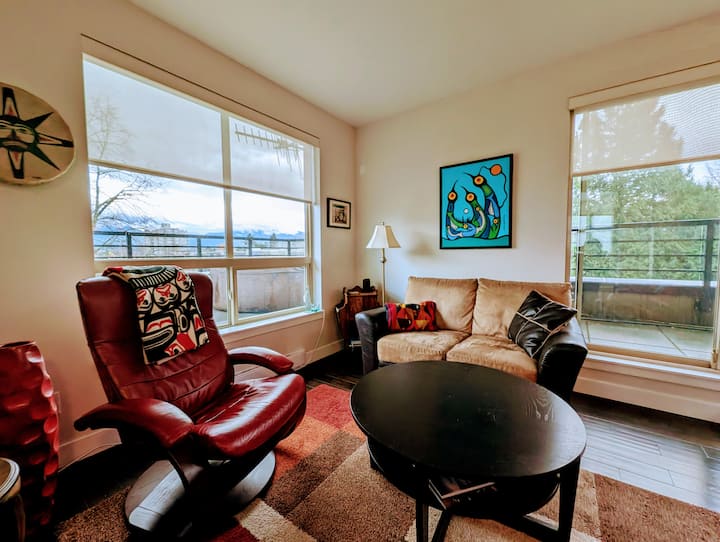 Penthouse Condo On The Drive - Vancouver