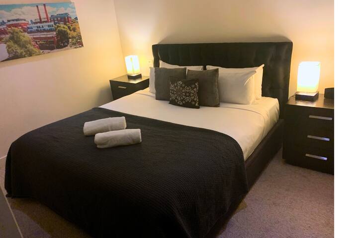 Grand Deck Vast Heritage City Views – Bespoke Home gallery image 3