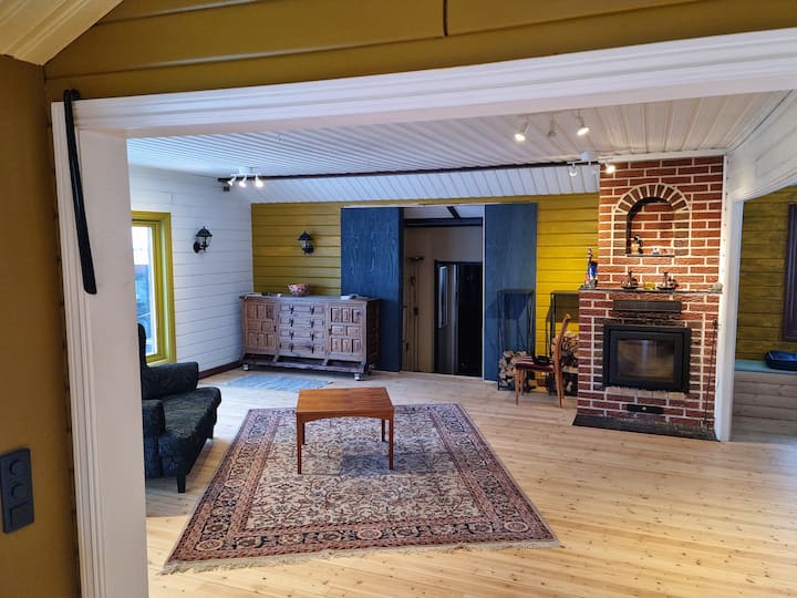 Det Rosa Huset.
Kreativt Boende I Musikstudio. - Gnesta