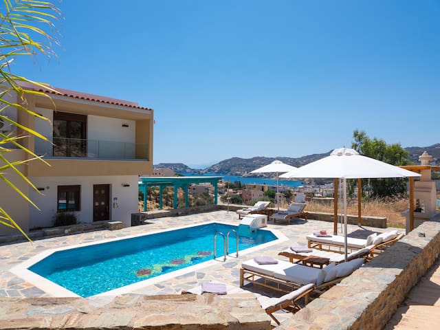 Poseidon Villas Phasiphae -private swimming pool