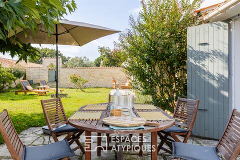 Spacious house, garden and beach within walking distance