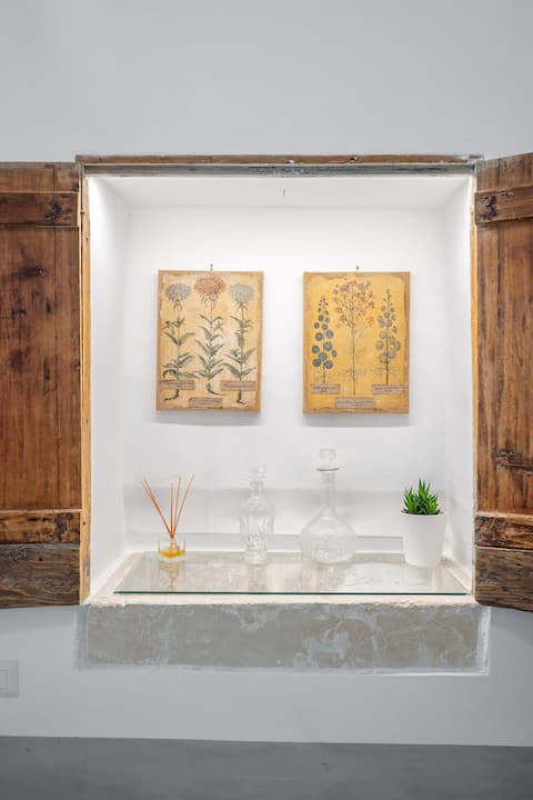 Top Airbnb: Romantic Historic Hideaway & Terrace -Puglia a Lecce