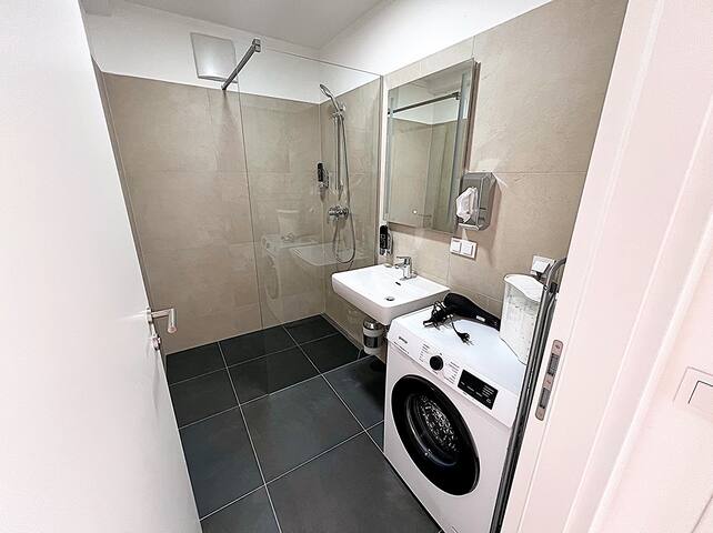 Rooftop Apartment with Aircondition and Terrace gallery image 2