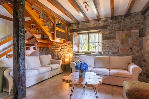 El Currillo, a beautiful country house next to Cabarceno