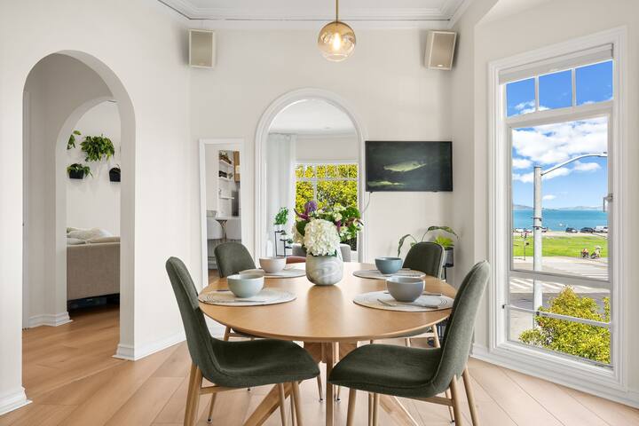 Stunning views, top location, clean, safe gallery image 3