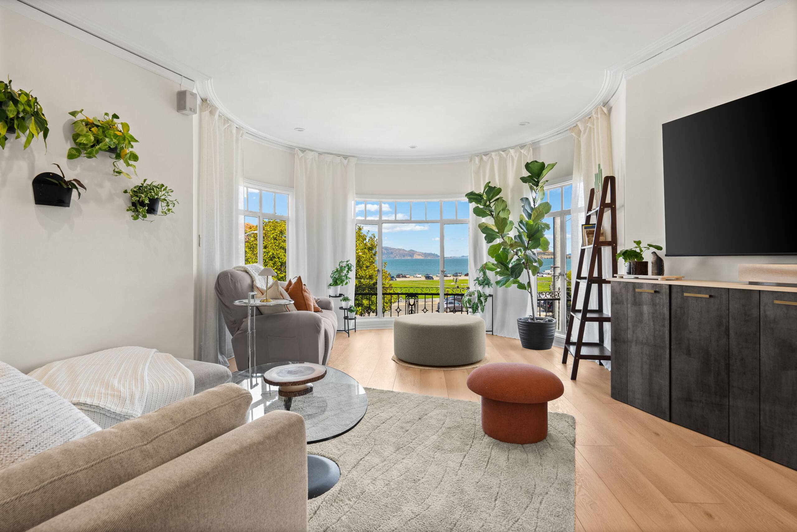 Condo in San Francisco · ★4.76 · 2 bedrooms · 3 beds · 2 baths - Image 1