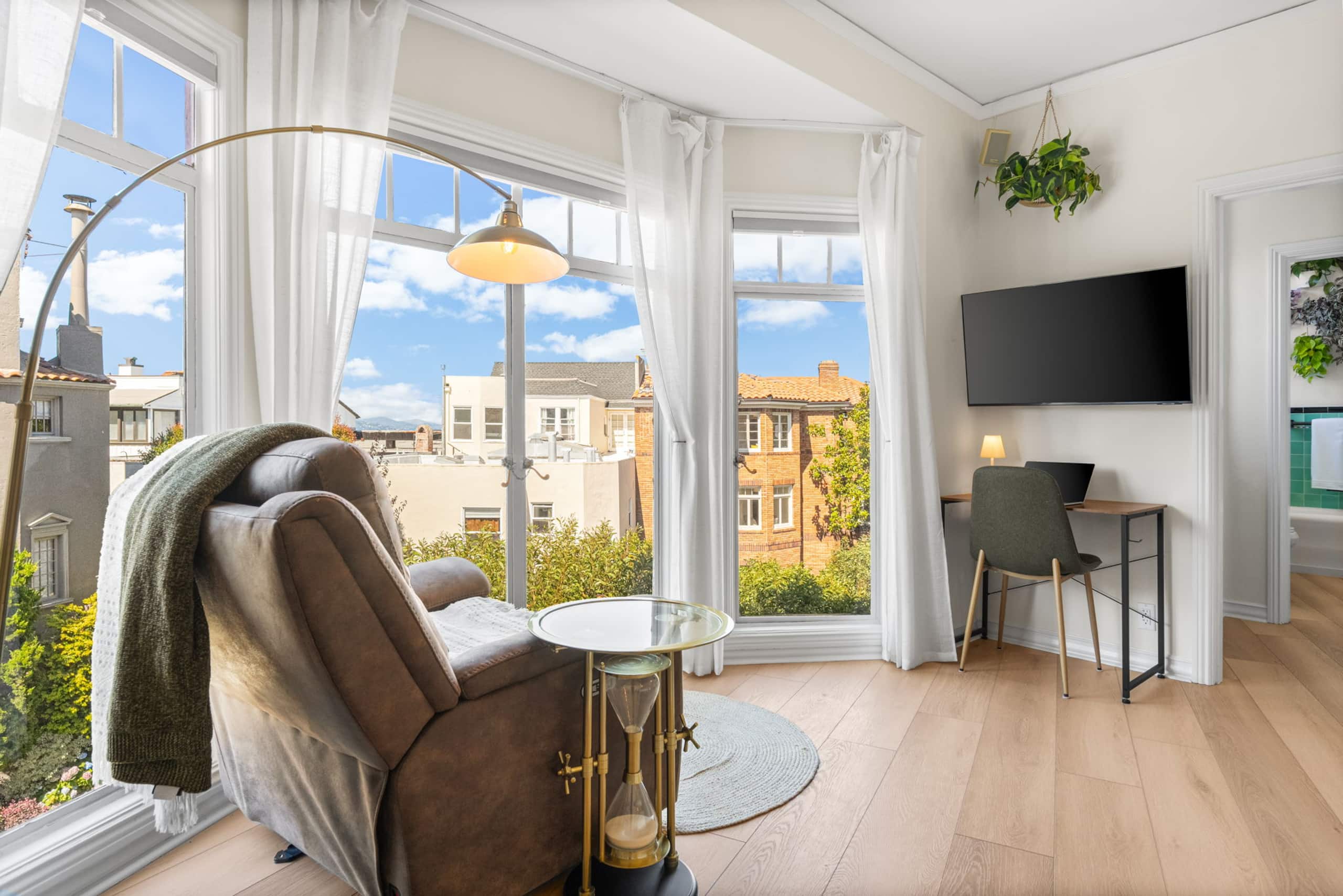Condo in San Francisco · ★4.76 · 2 bedrooms · 3 beds · 2 baths - Image 13