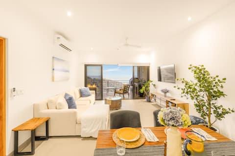 Oceanfront Surf Condo w/Pool, Hot Tub, Gym, Sauna