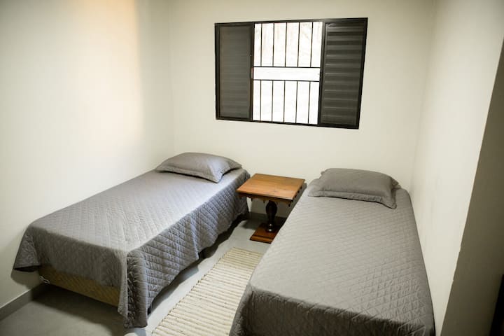 غرفة النوم 2