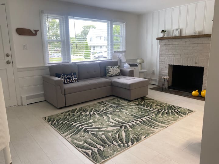Falmouth Beach Oasis - Falmouth, MA