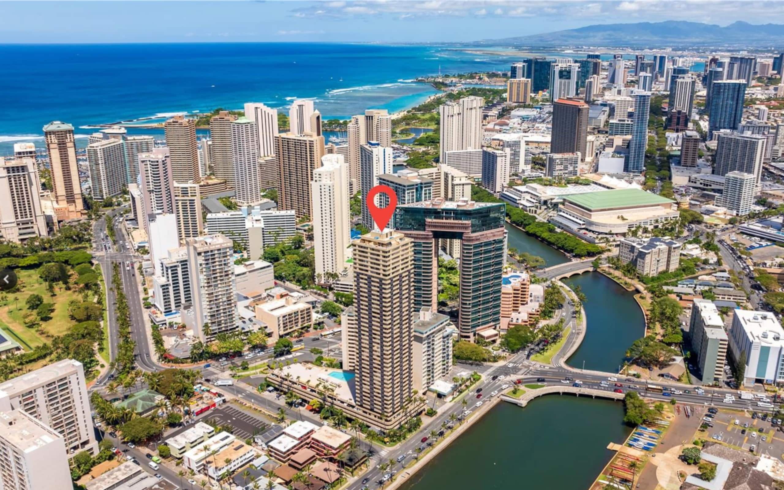 Home in Honolulu · ★4.89 · Studio · 1 bed · 1 private bath - Image 31