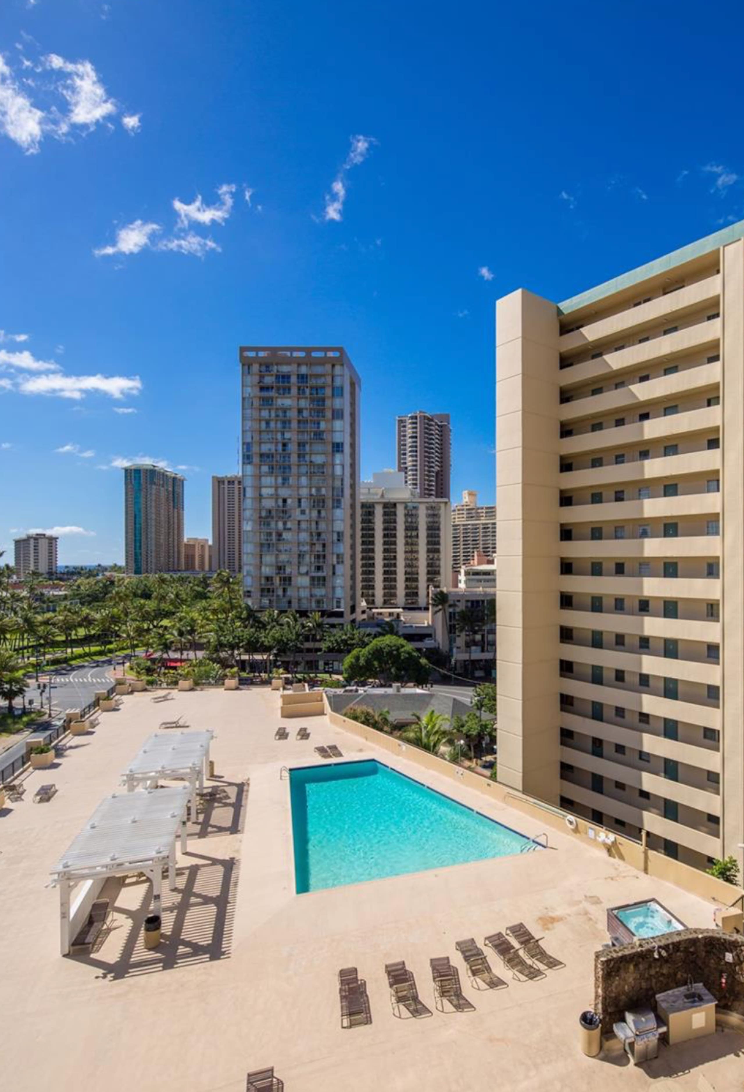 Home in Honolulu · ★4.89 · Studio · 1 bed · 1 private bath - Image 10