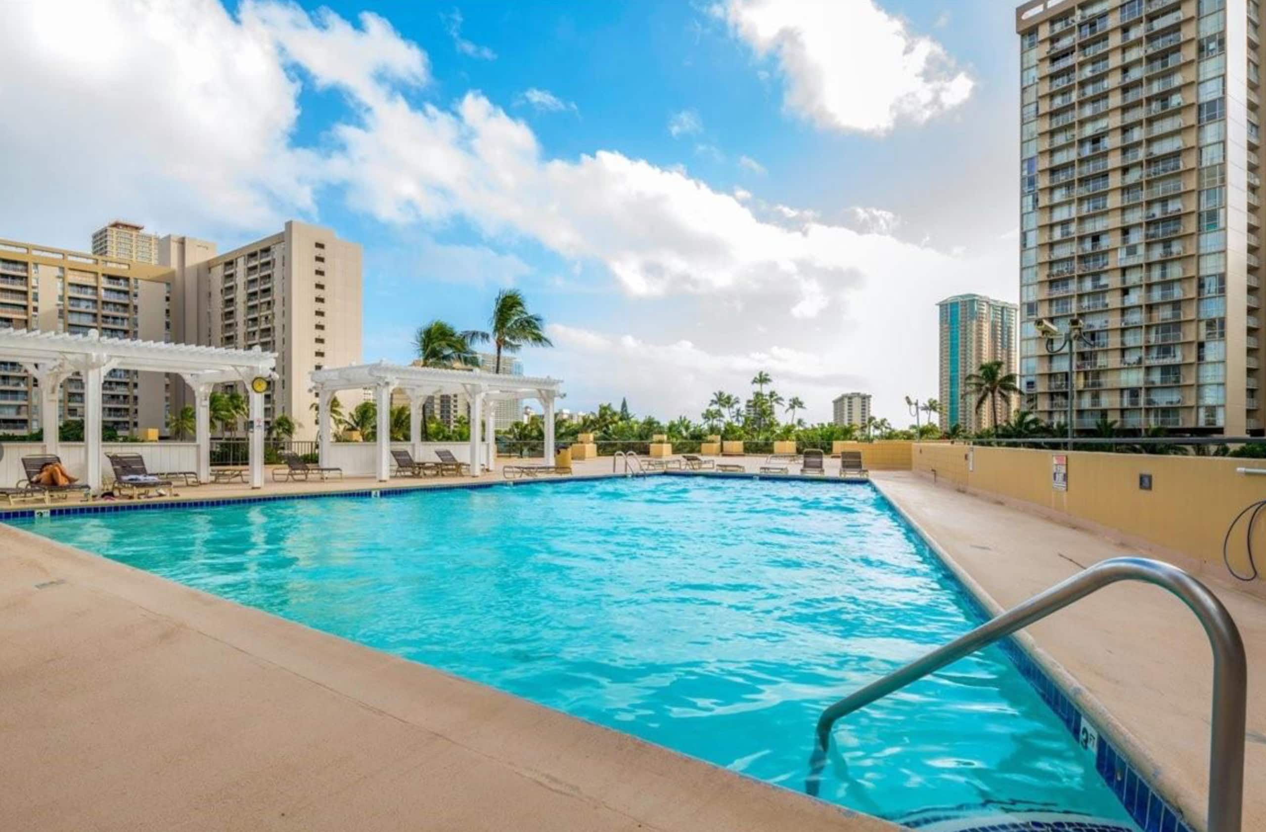 Home in Honolulu · ★4.89 · Studio · 1 bed · 1 private bath - Image 9