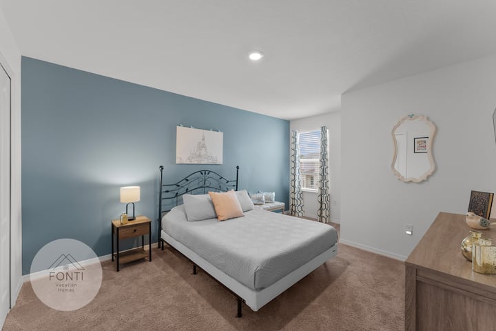 Slaapkamer #2 met queensize bed #Disney #parken #Kingdom #springs # fiestakey#resort #townhouse #Vacation #Rental #waterpark #Kissimmee #Orlando  #universal #citywalk