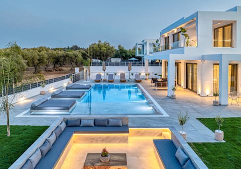 Christian Villa-5min to Beach-Private Pool-Seaview