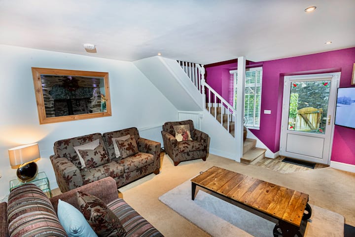Jazzberry Cottage - Grange-over-Sands