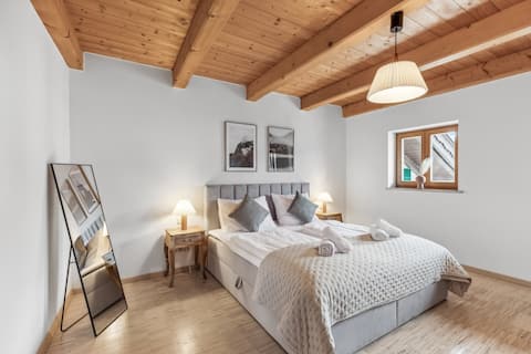 Casa Primavera - central city villa with mountain proximity