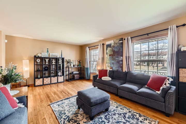 5br W/escape Room, Game Lounge| Gathering House - Barrington, IL