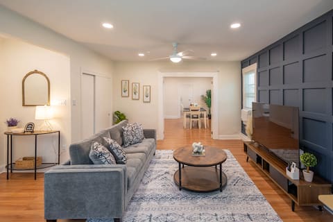 Modern 2 BR/1 Bath, Pets OK, Park2Cars, Laundry