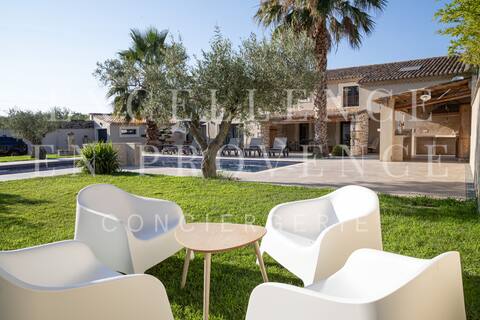 Mas du bonheur-large luxurious place-private pool