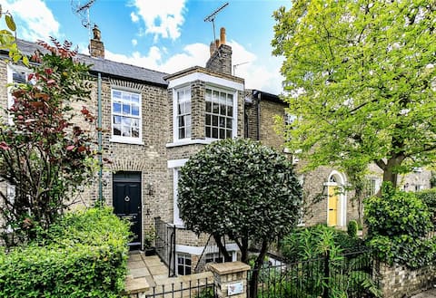 Elegant Victorian house in best central location