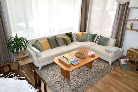 Successful Airbnb property: a sweet apartment at city center in Muratpaşa