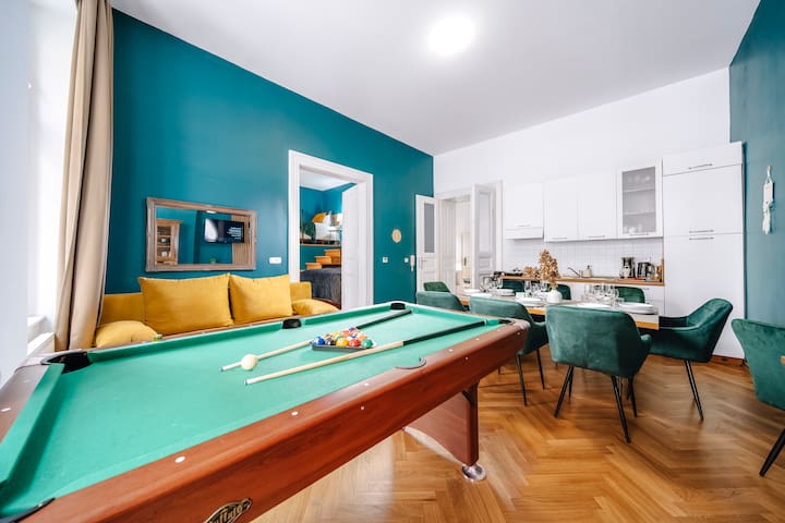 Billiard Haven in the Heart of Prague Group Stay