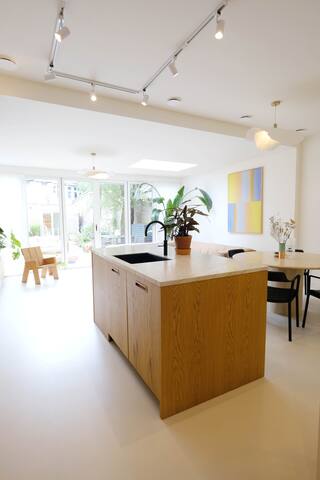 Dreamy designer apartment gallery image 2