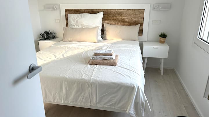 غرفة النوم الثالثة، الطابق الأول على اليمين، سرير مزدوج 160 سم