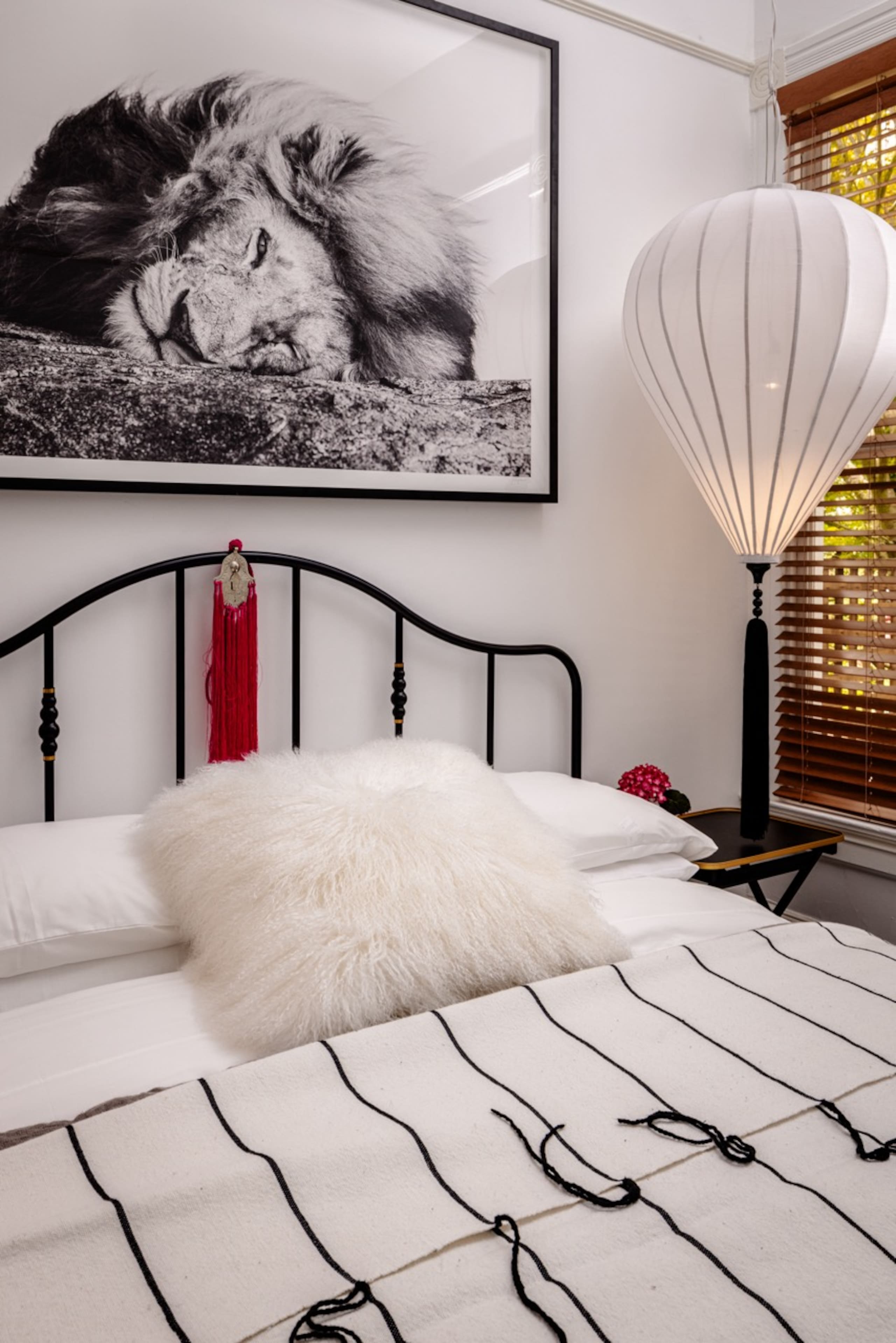 Home in San Francisco · ★4.92 · 2 bedrooms · 2 beds · 2 baths - Image 15