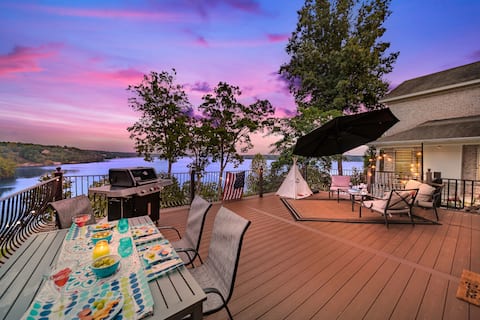 7BR Luxe Lakefront Oasis With Breathtaking Views