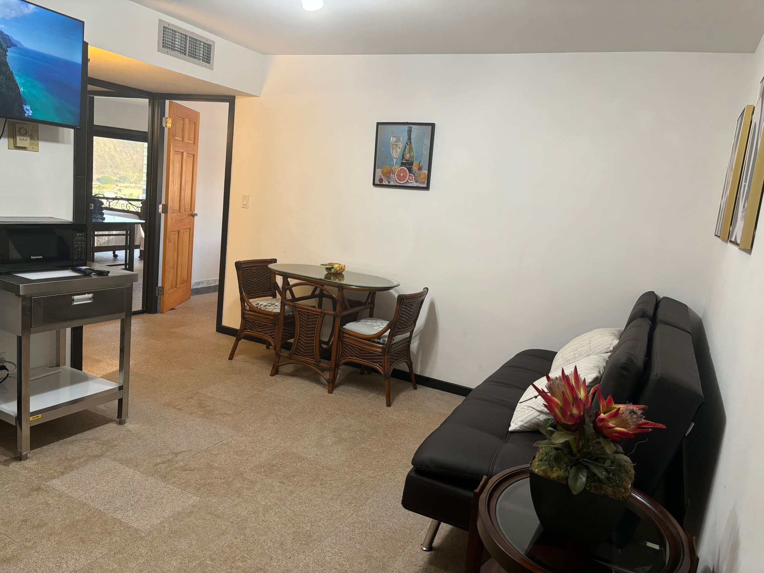 Condo in Honolulu · ★4.78 · 1 bedroom · 3 beds · 1 private bath - Image 1