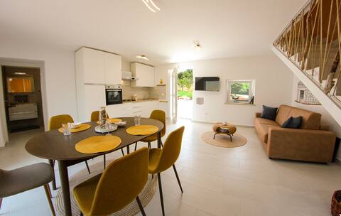 Top performing Airbnb: Casa Viva, green oasis near sea in Babići Babici