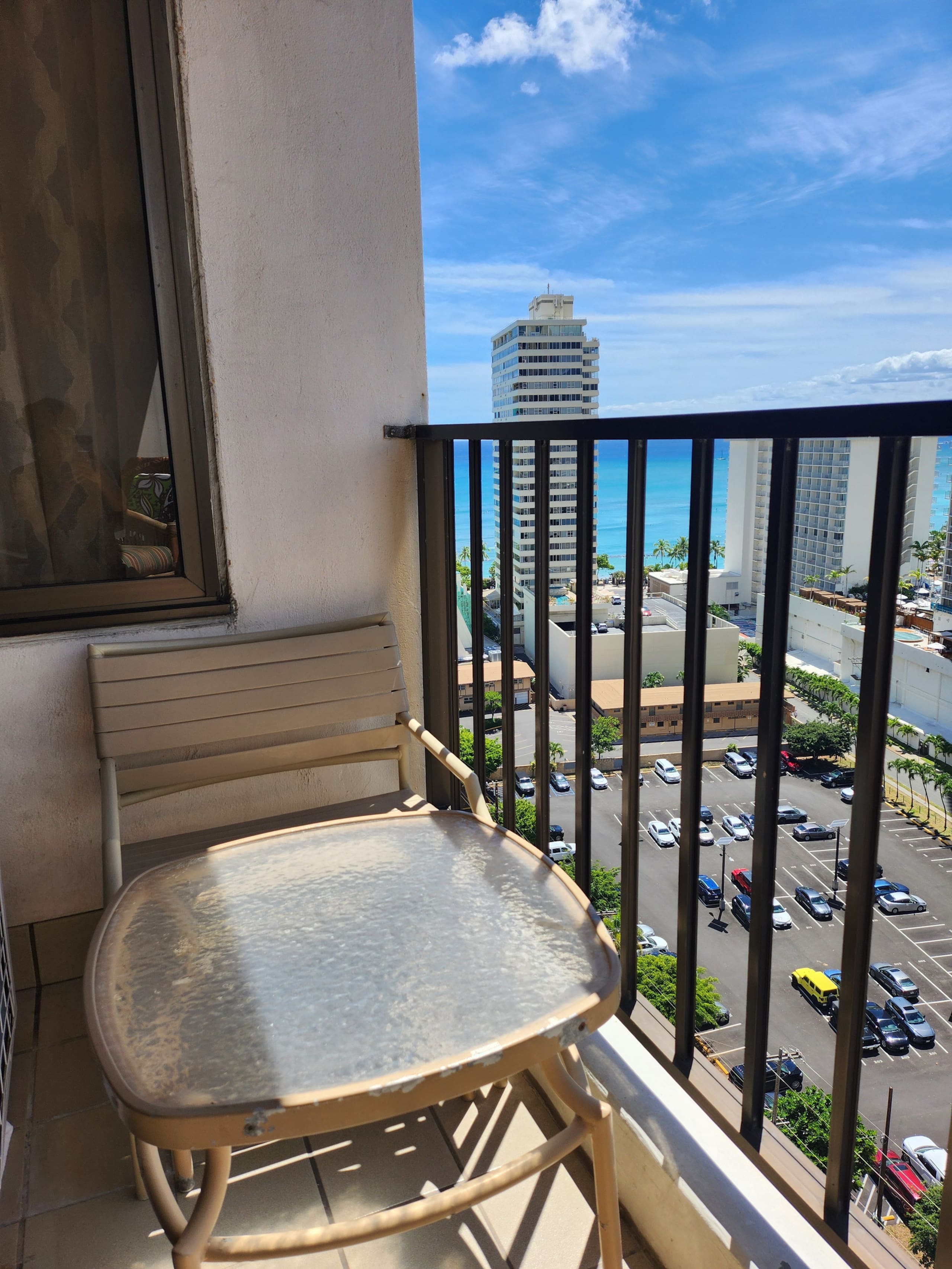 Condo in Honolulu · ★4.81 · 1 bedroom · 3 beds · 1 private bath - Image 21