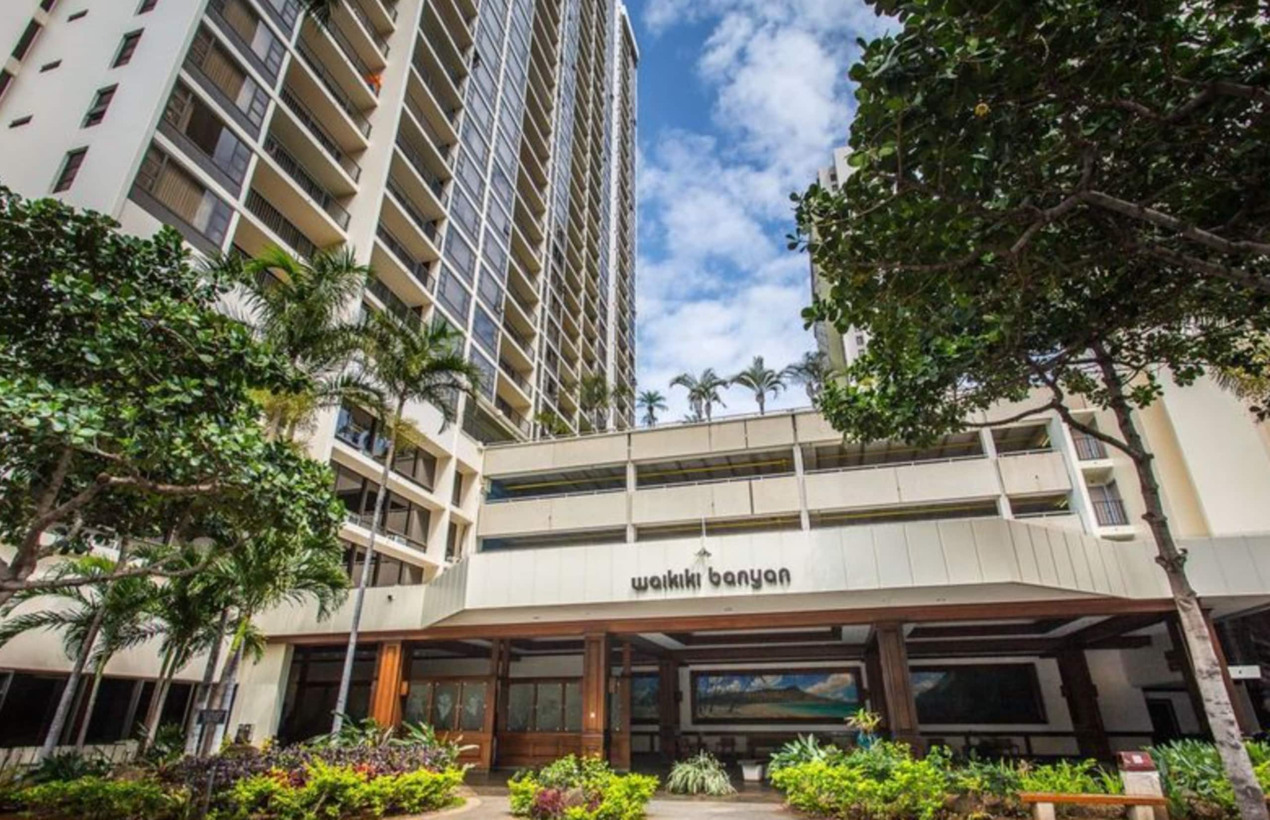 Condo in Honolulu · ★4.81 · 1 bedroom · 3 beds · 1 private bath - Image 22