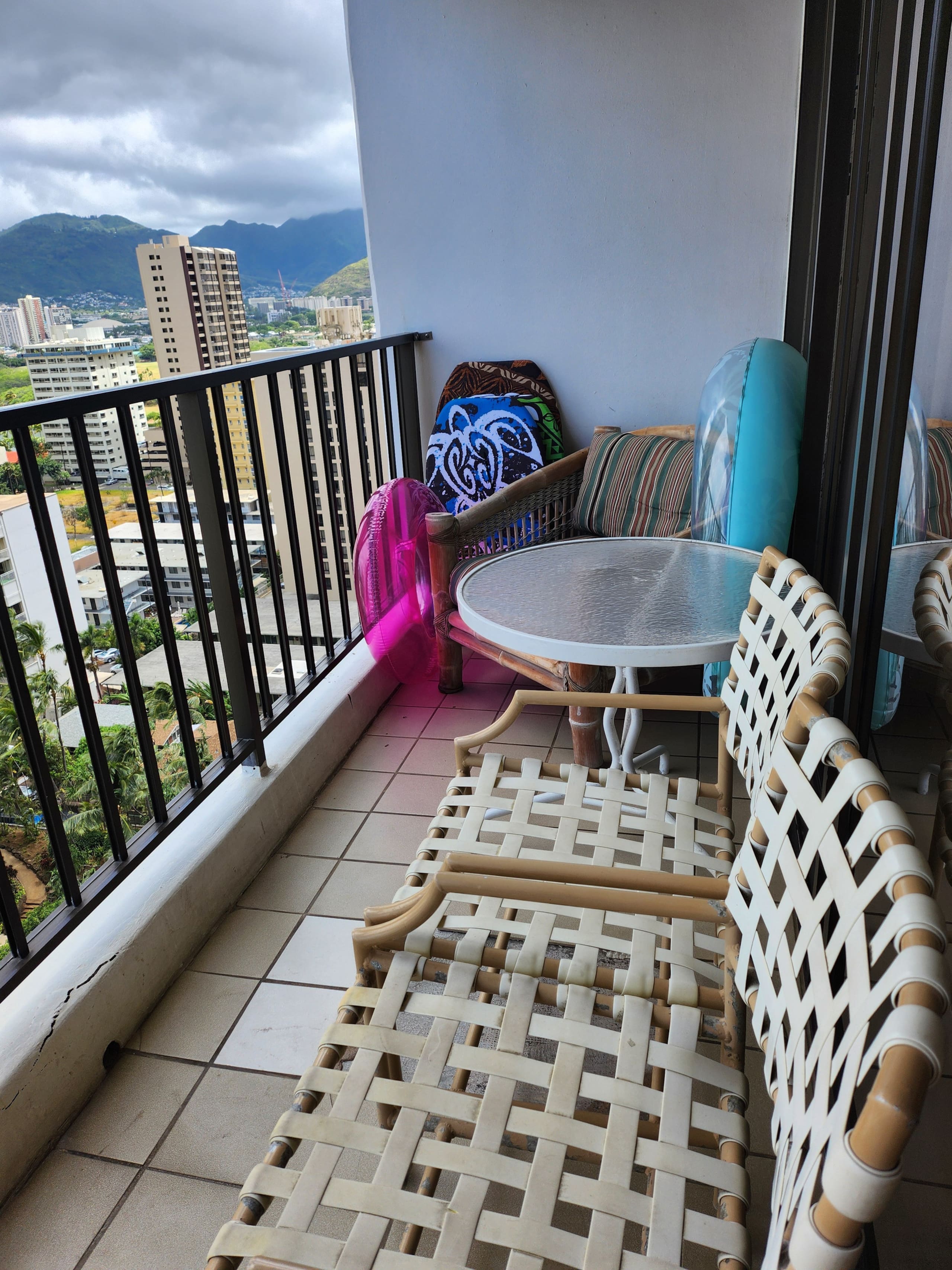 Condo in Honolulu · ★4.81 · 1 bedroom · 3 beds · 1 private bath - Image 20