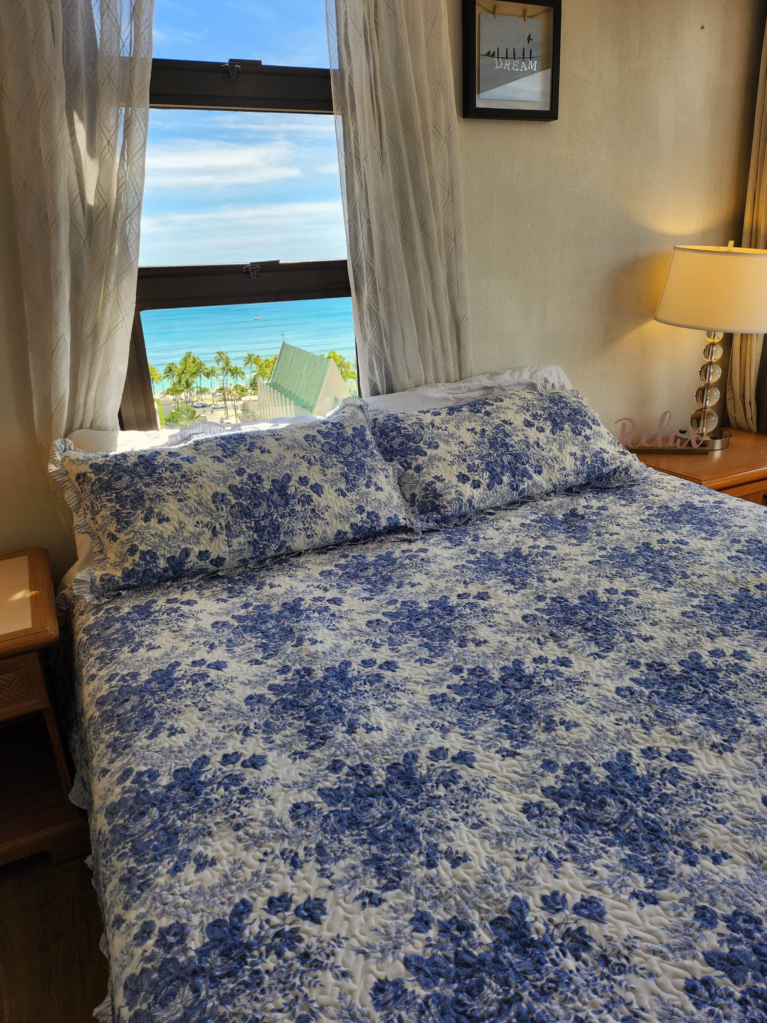 Condo in Honolulu · ★4.81 · 1 bedroom · 3 beds · 1 private bath - Image 13