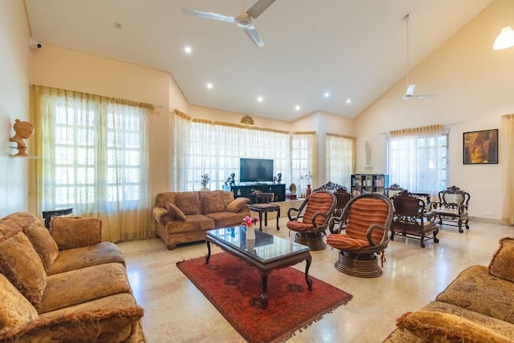 Vintage British Villa W/ Chef & Bbq - Dehradun