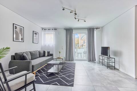 New building | Central | Netflix | Cozy