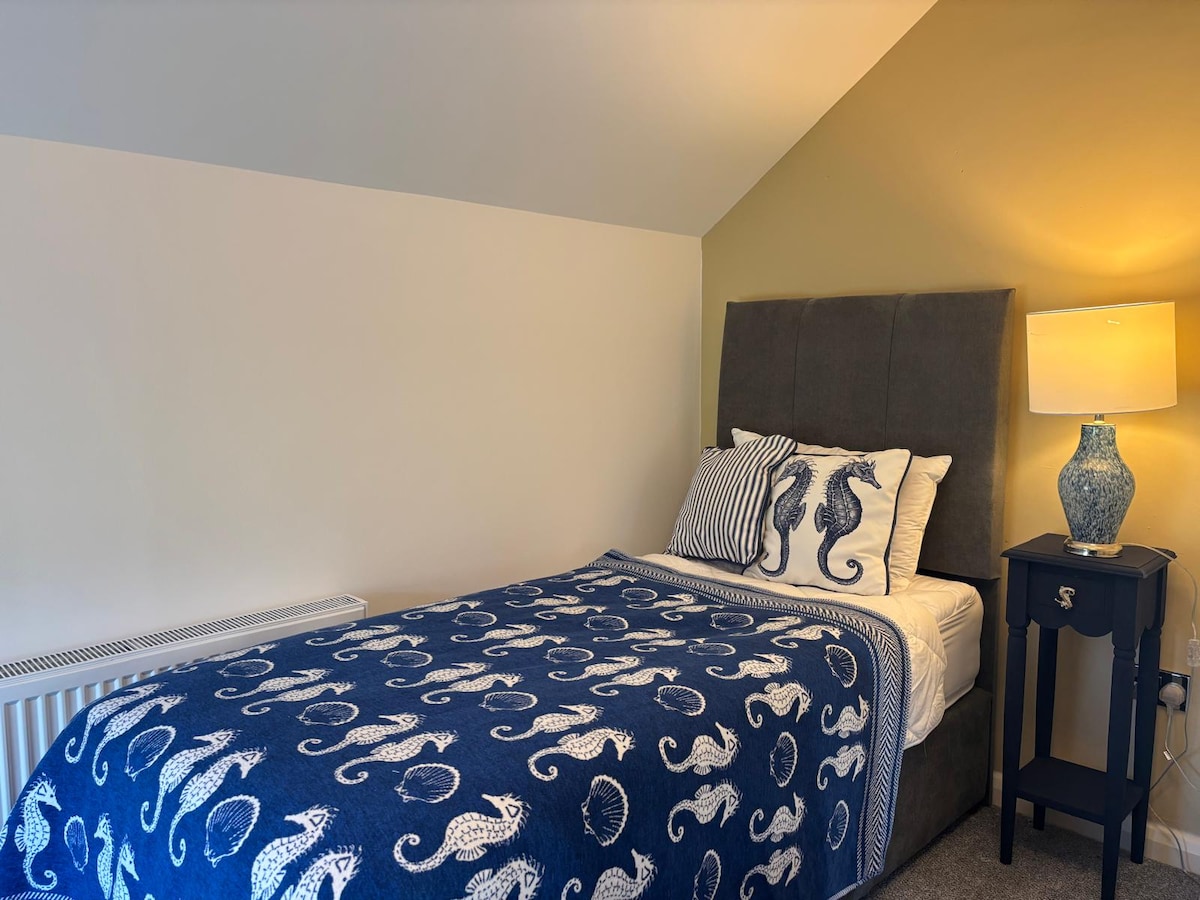 Hinteres Bett kann Doppel- oder Zweibettzimmer sein