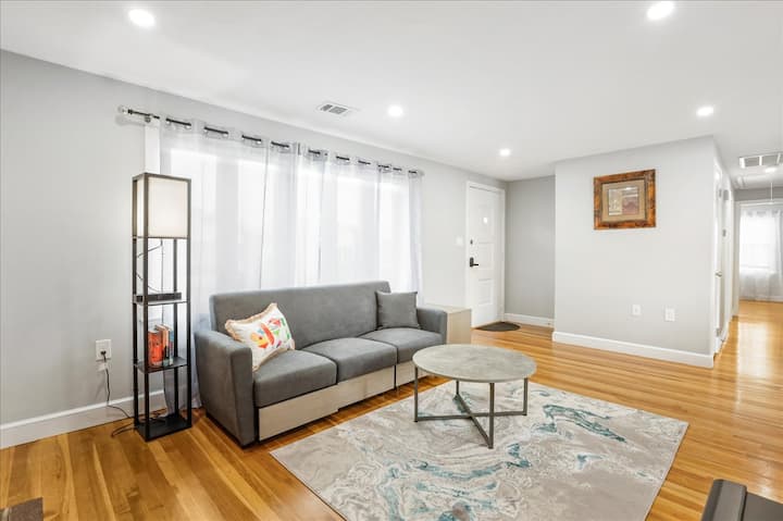 Discover Your Perfect Getaway! - Revere, MA