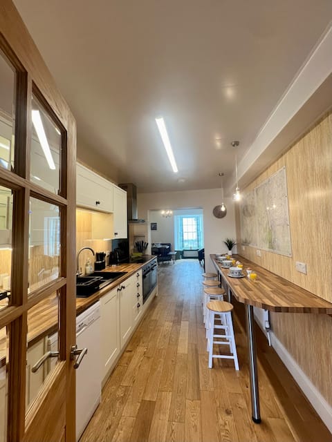 Large Flat in centre of Llanrwst