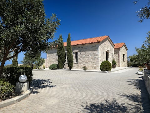 Seistron Villa: Piano, Quiet Views & near Knossos