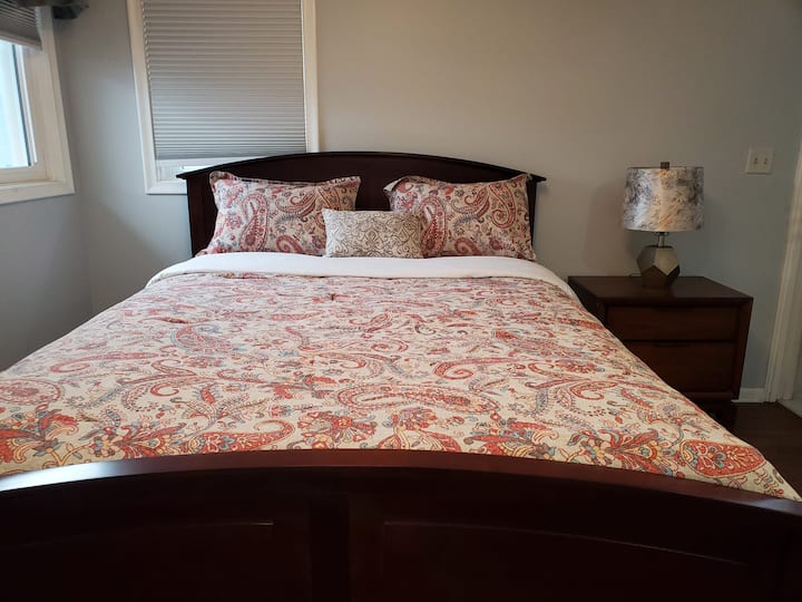 საძინებელი 1